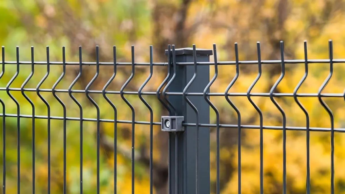 Top Reasons Fencing for Commercial Property Is a Smart Investment