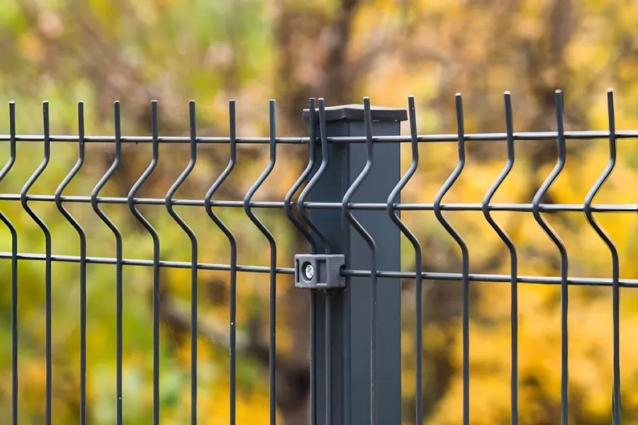 Fencing project in Bellingham, WA by Monarca Construction