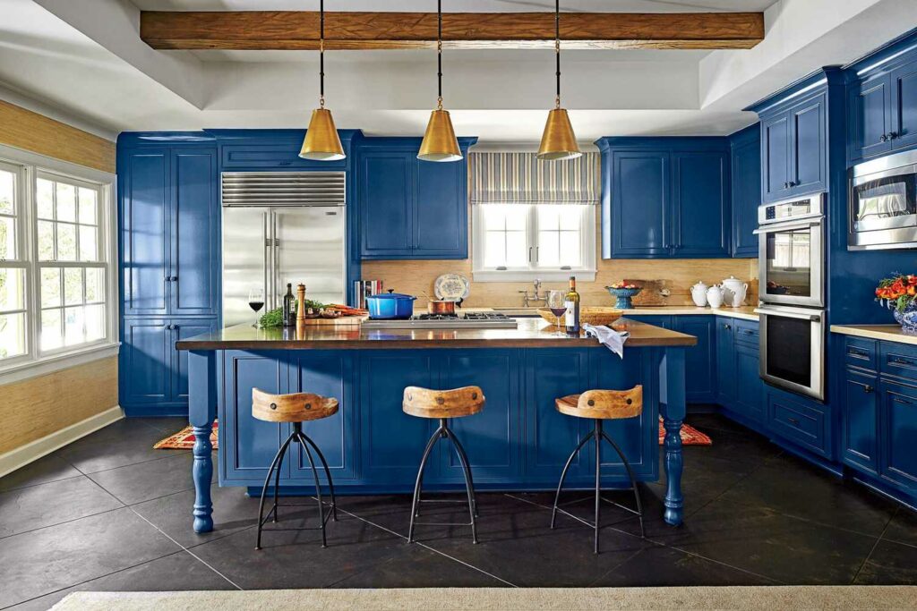 bold-kitchen-paint-colors